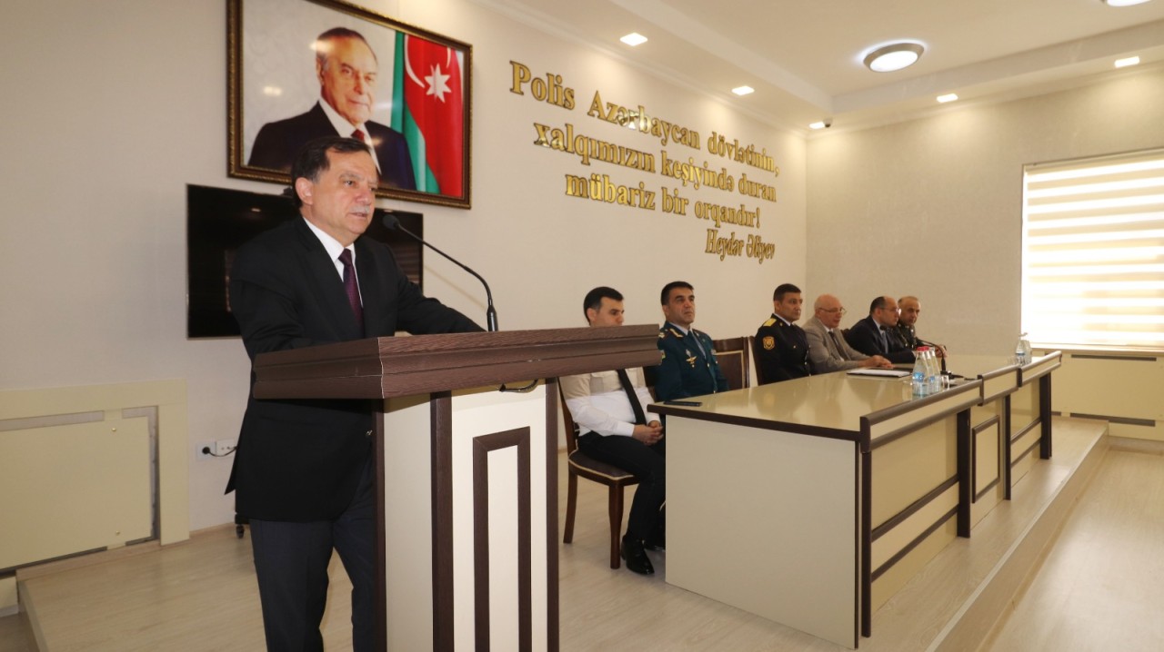 Qazaxda icra başçısı polis əməkdaşlarını Fəxri Fərmanla təltif etdi - FOTOLAR